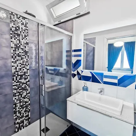 Lena Magda Couette-café