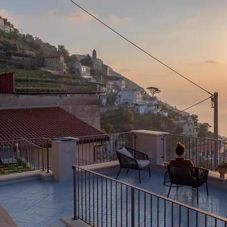 Lena Magda Couette-café Furore